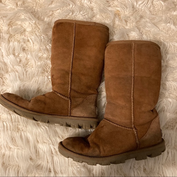 Tall Ugg Boots - Picture 2 of 4